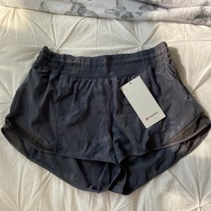 Lululemon Rare Diamond Dye Hotty Hots | hr, 2.5, perfect condition